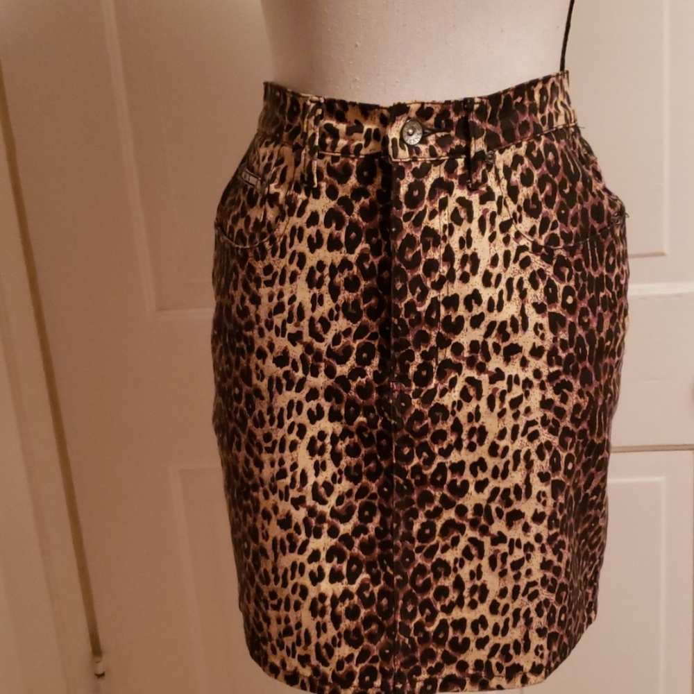 R.V.P. ANIMAL PRINT MINI SKIRT